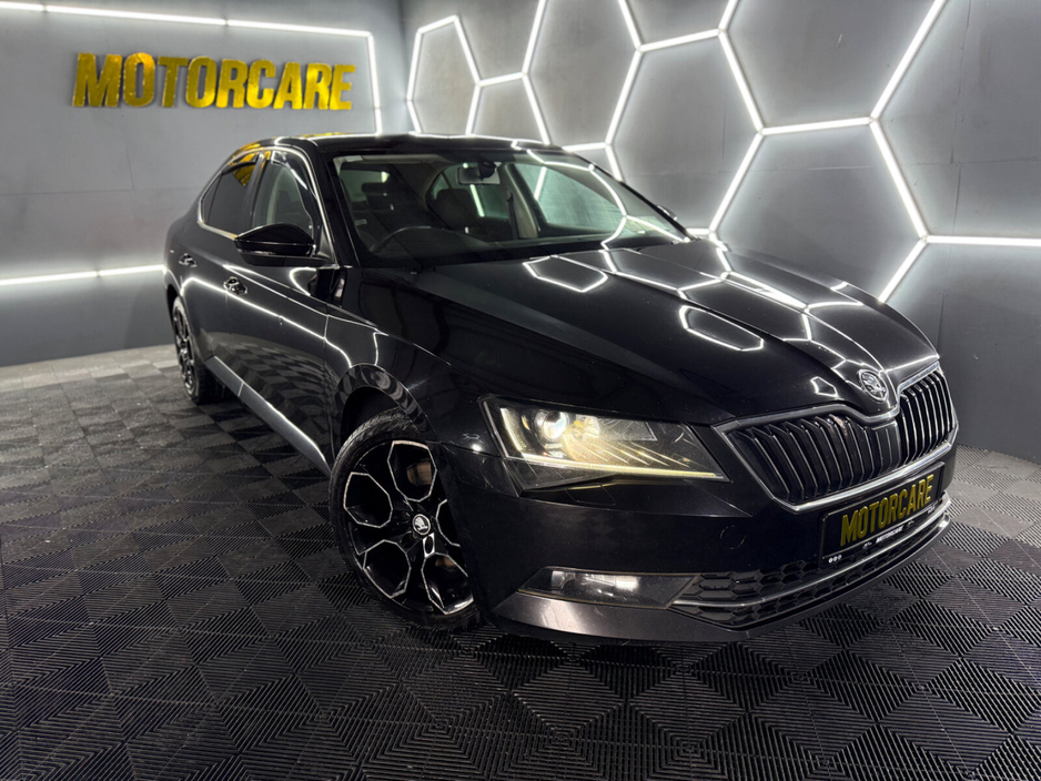 2016 Skoda Superb - image 2