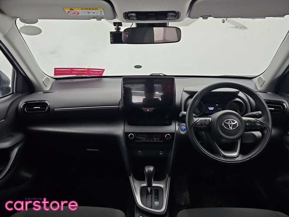 2023 Toyota Yaris Cross - image 11