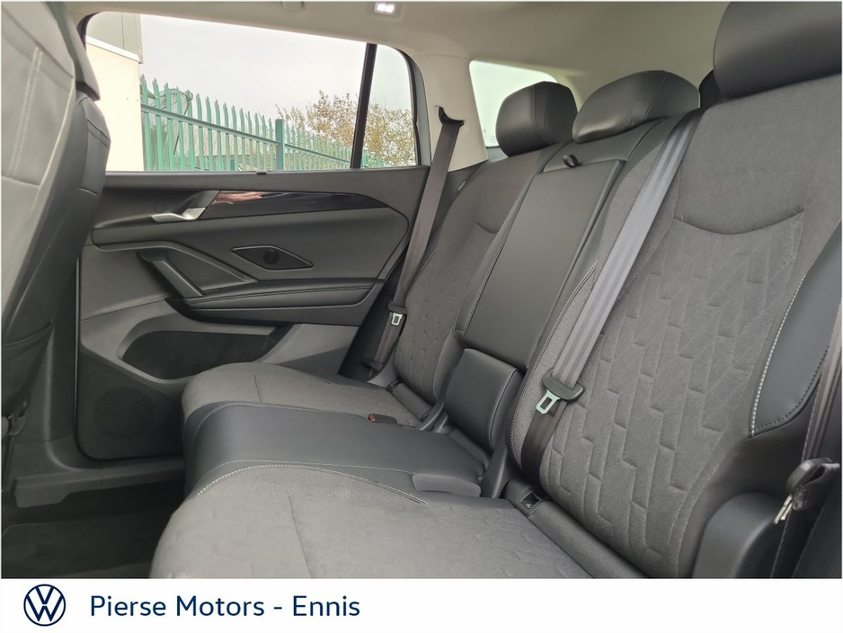 2025 Volkswagen Tayron - image 8