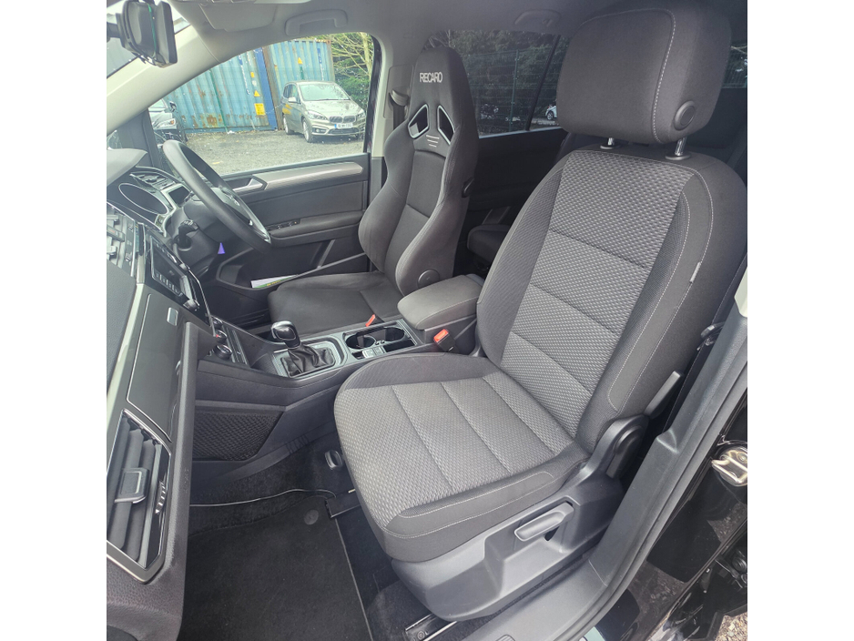 2016 Volkswagen Touran 1.2 TSI 110HP Trendline €15,950