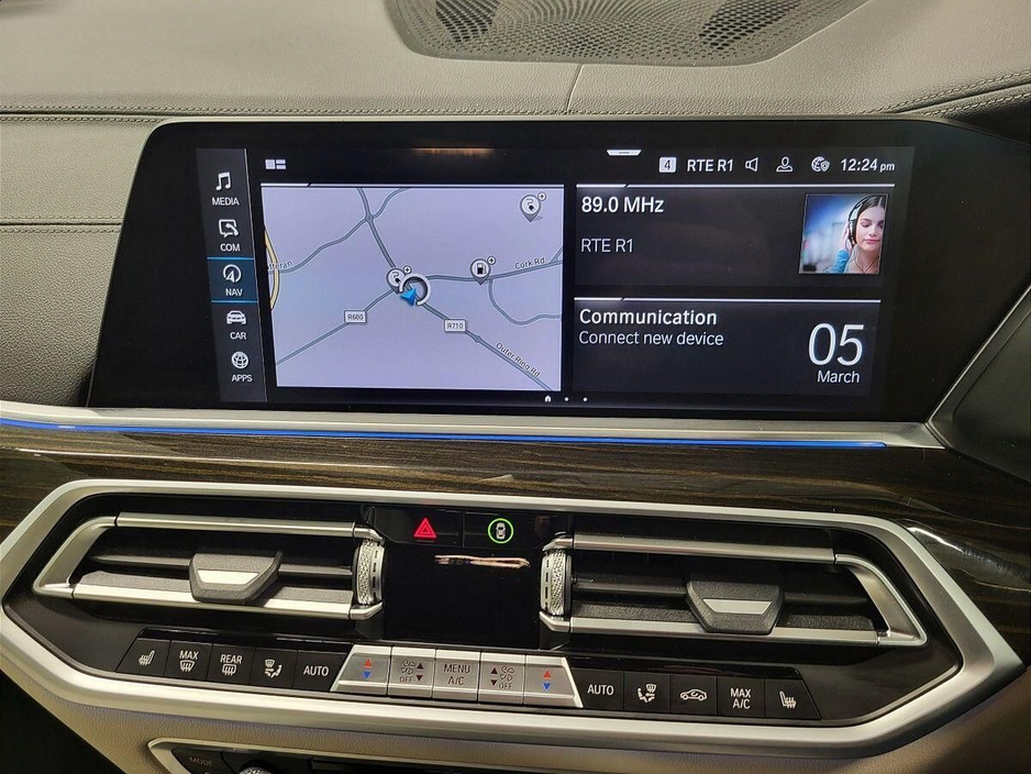 2021 BMW X5 - image 8