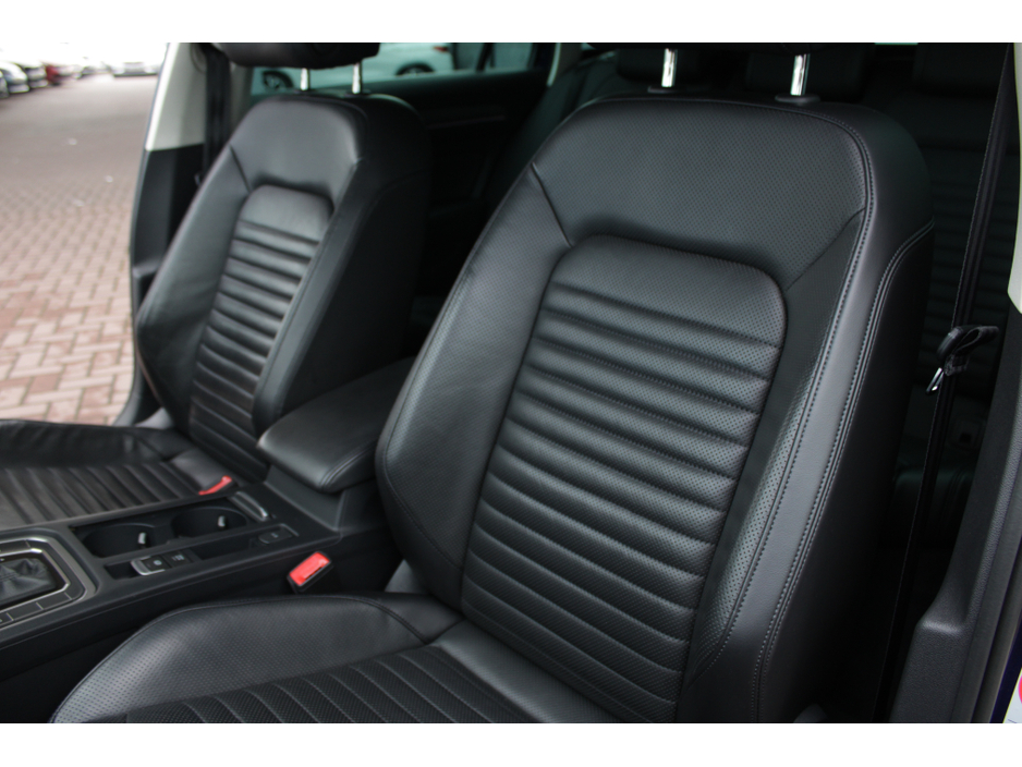 2019 Volkswagen Passat - image 22