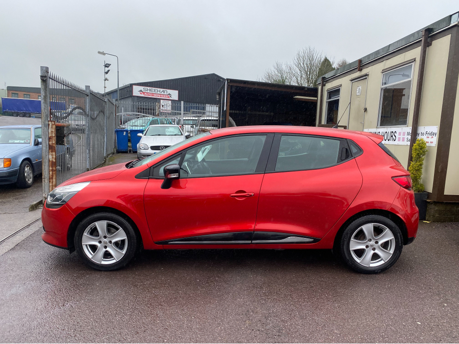 2016 Renault Clio - image 6