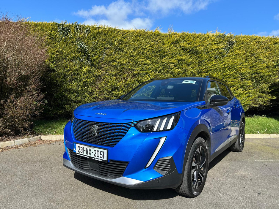 2023 Peugeot 2008 - image 3