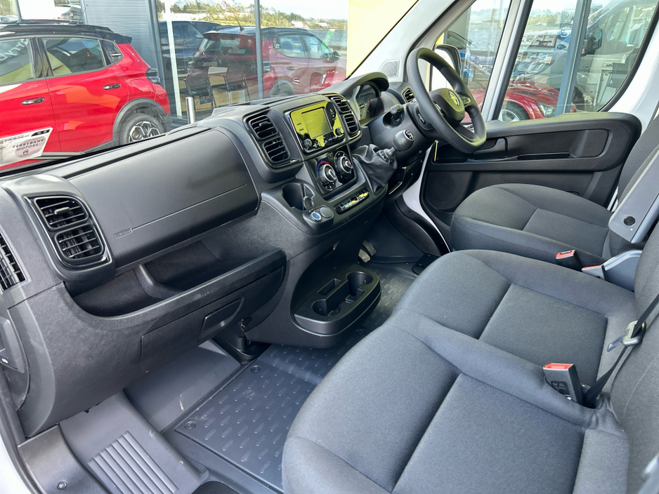 2026 Opel Movano - image 15