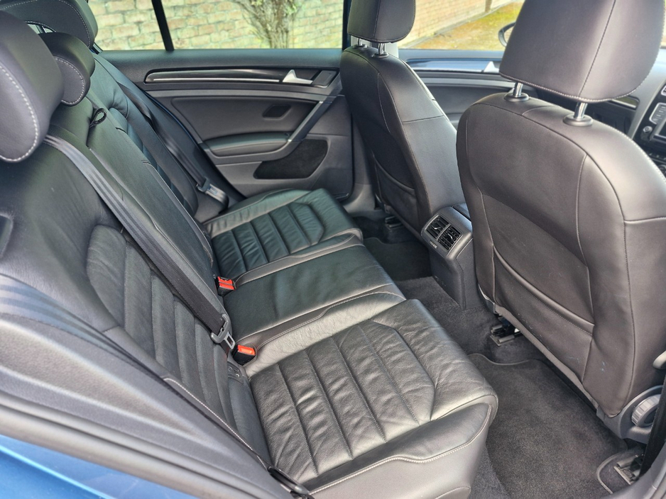 2017 Volkswagen Golf - image 31