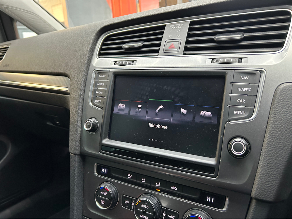 2015 Volkswagen Golf - image 7