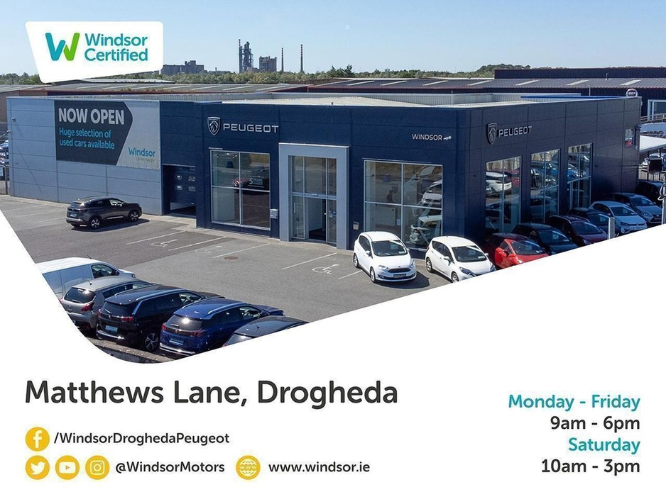 2021 Toyota Camry - image 4