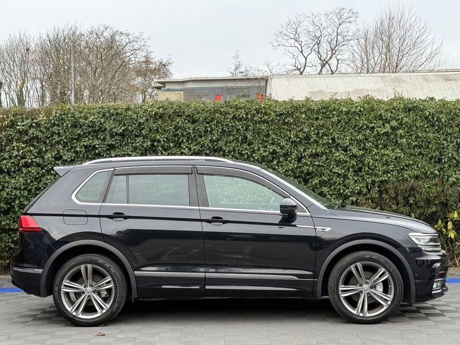 2019 Volkswagen Tiguan - image 2