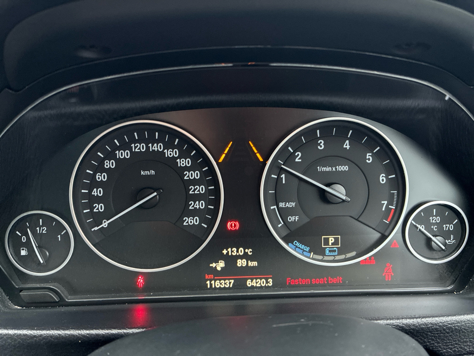 2016 BMW 3 Series - image 17