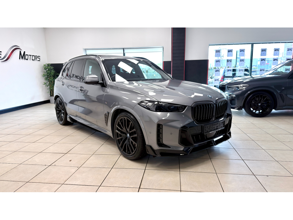 2024 BMW X5 - image 32