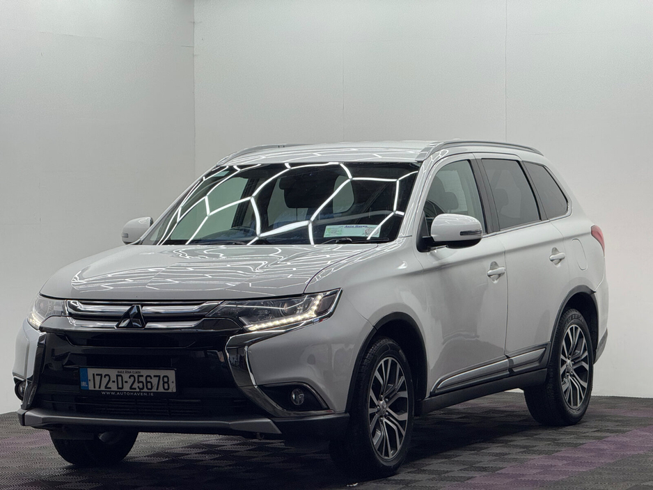 2017 Mitsubishi Outlander - image 3