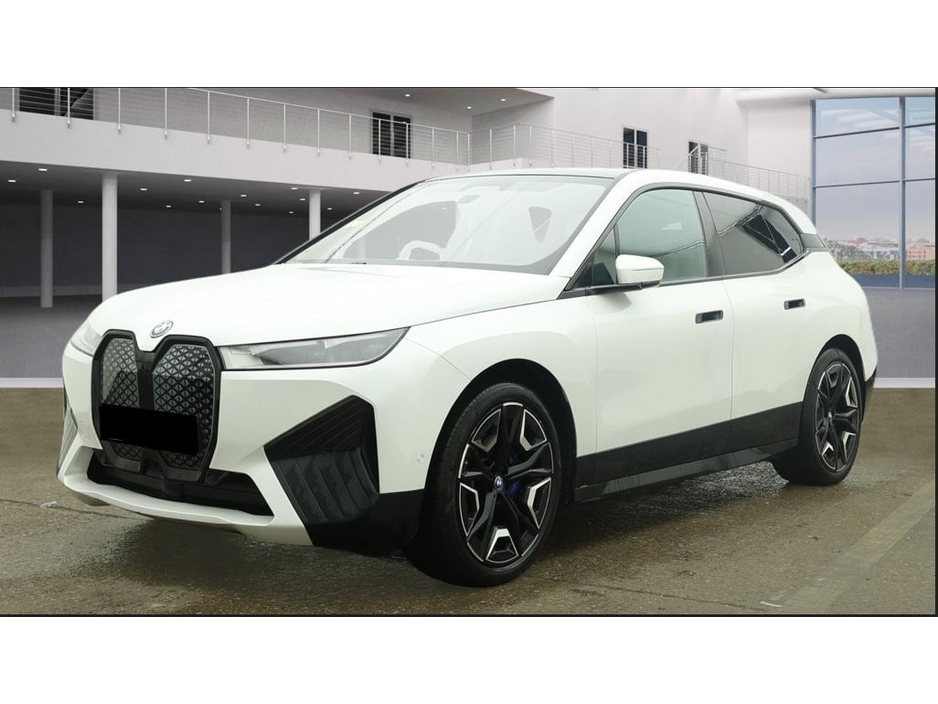 2023 BMW iX XDRIVE40 M SPORT EDITION // PANORAMIC ROOF €45,950