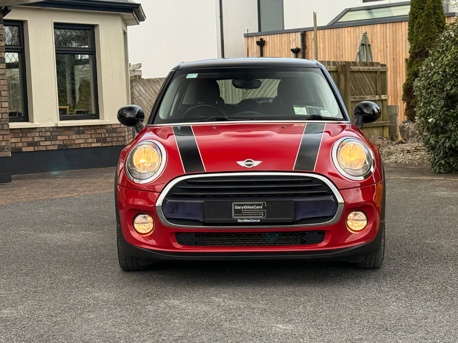 2018 MINI Hatch - image 2