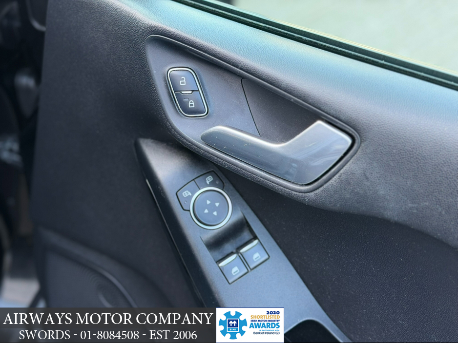 2018 Ford Fiesta - image 10