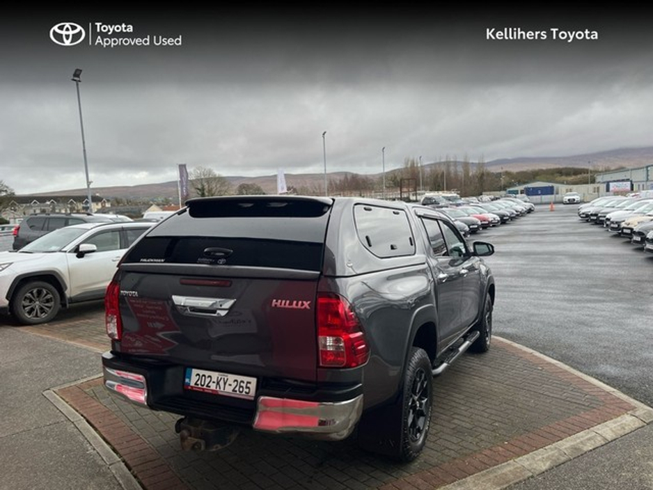 2020 Toyota Hilux - image 2