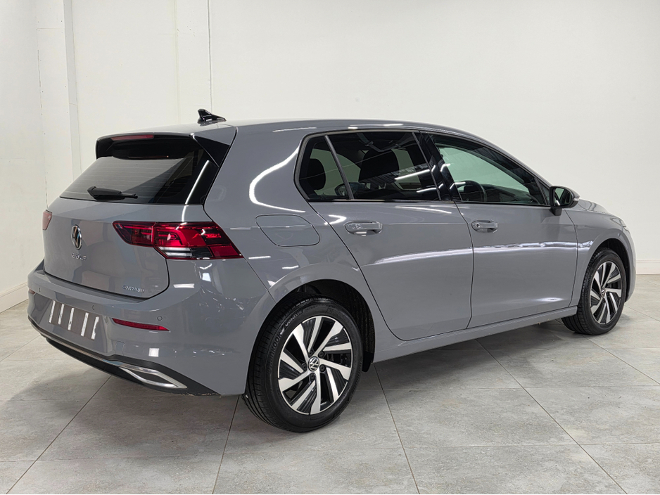 2023 Volkswagen Golf - image 6