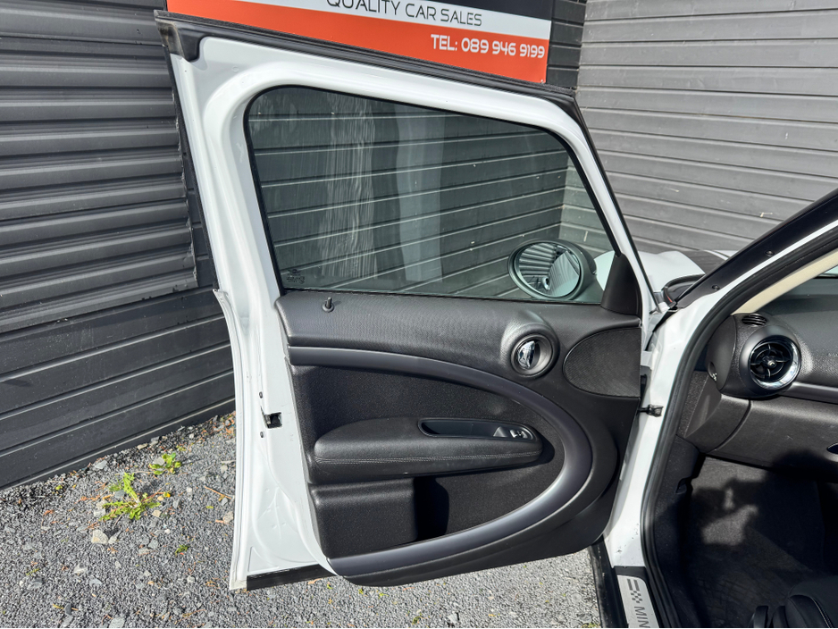 2014 MINI Countryman - image 14