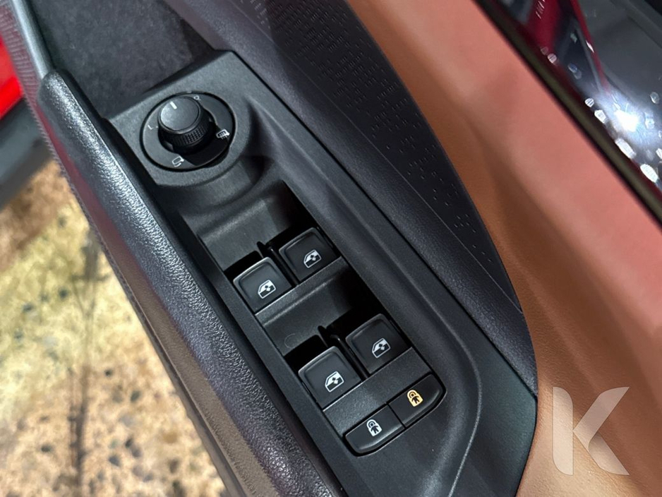 2023 Skoda Enyaq - image 17