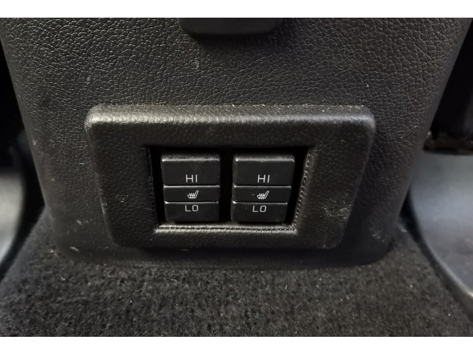 2018 Mitsubishi Outlander - image 11