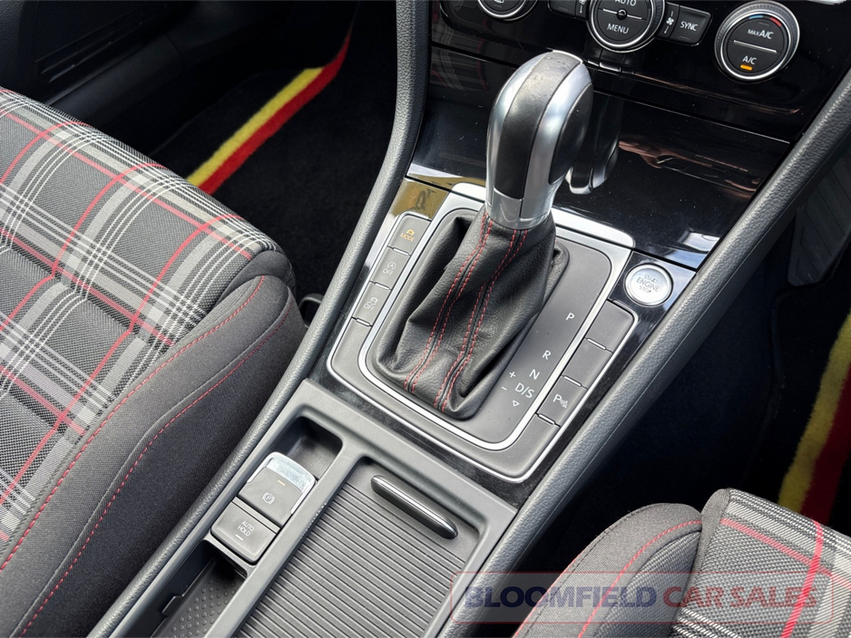 2018 Volkswagen Golf - image 20