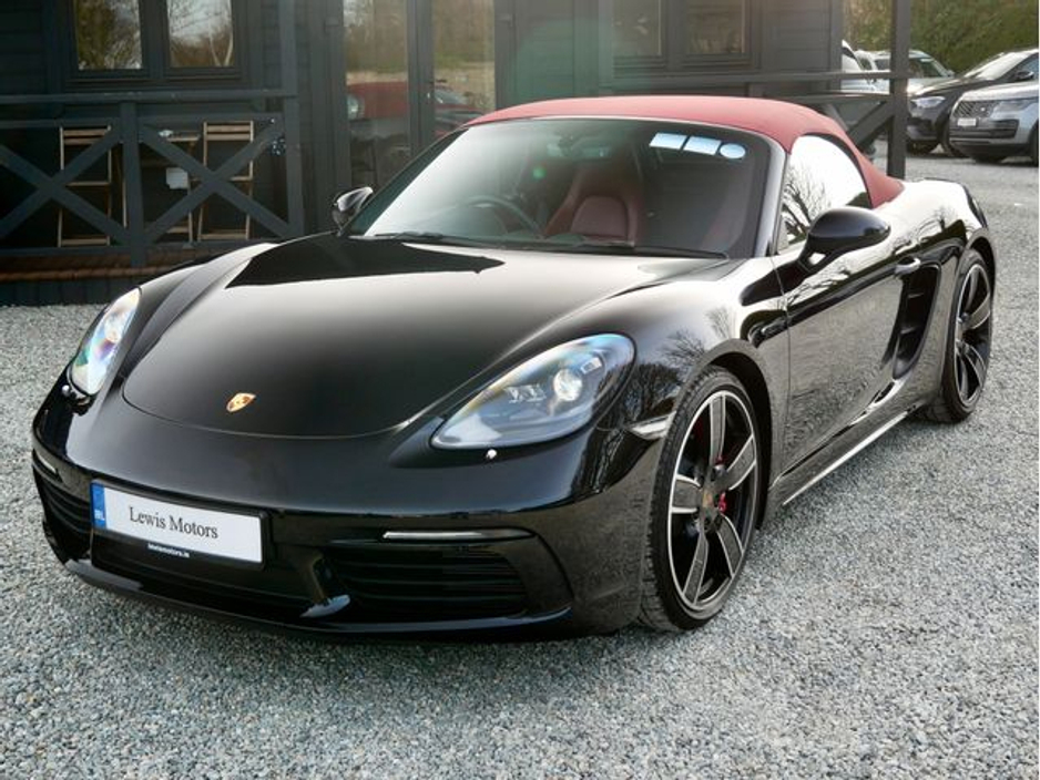 2026 Porsche Boxster - image 14