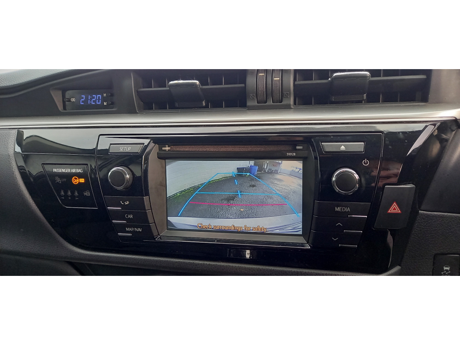 2016 Toyota Corolla - image 10