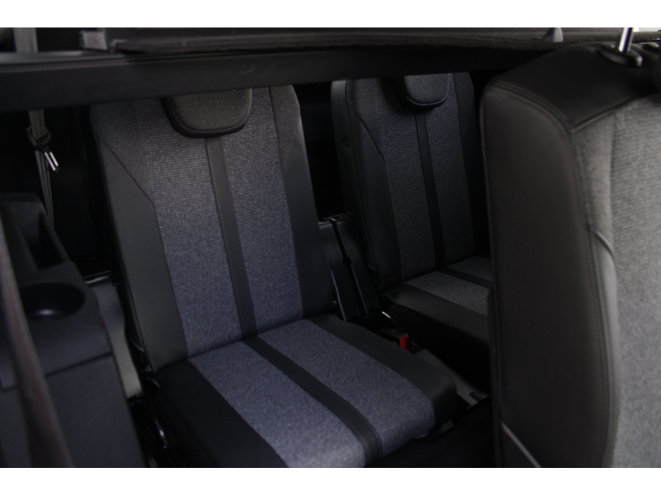 2020 Peugeot 5008 - image 18