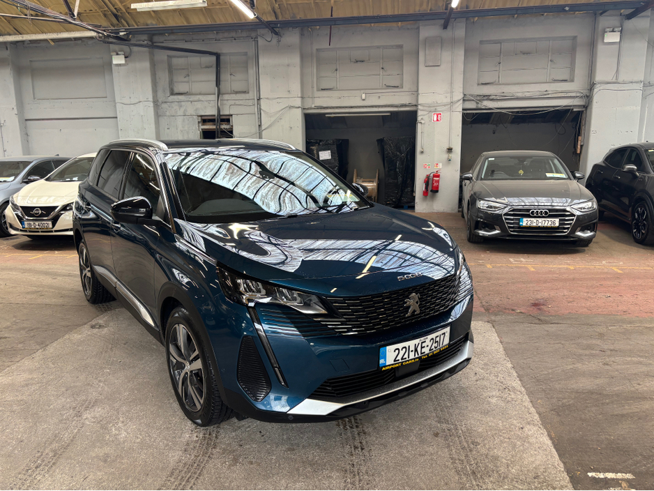 2022 Peugeot 5008 - image 2