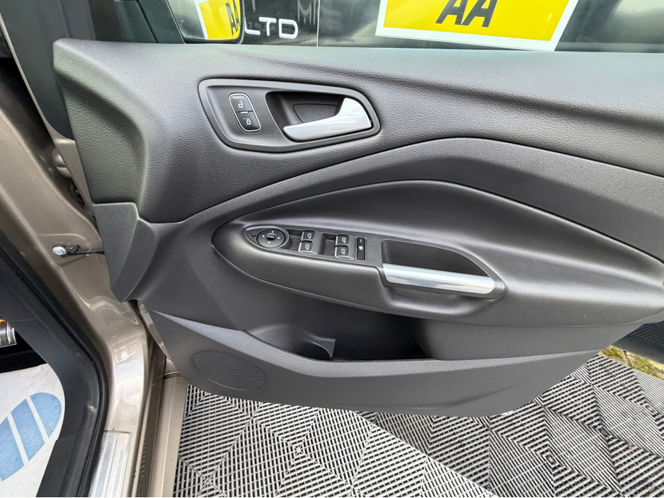 2019 Ford Kuga 1.5 120PS 4DR ST-LINE SUNROOF TOP SPEC €20,995