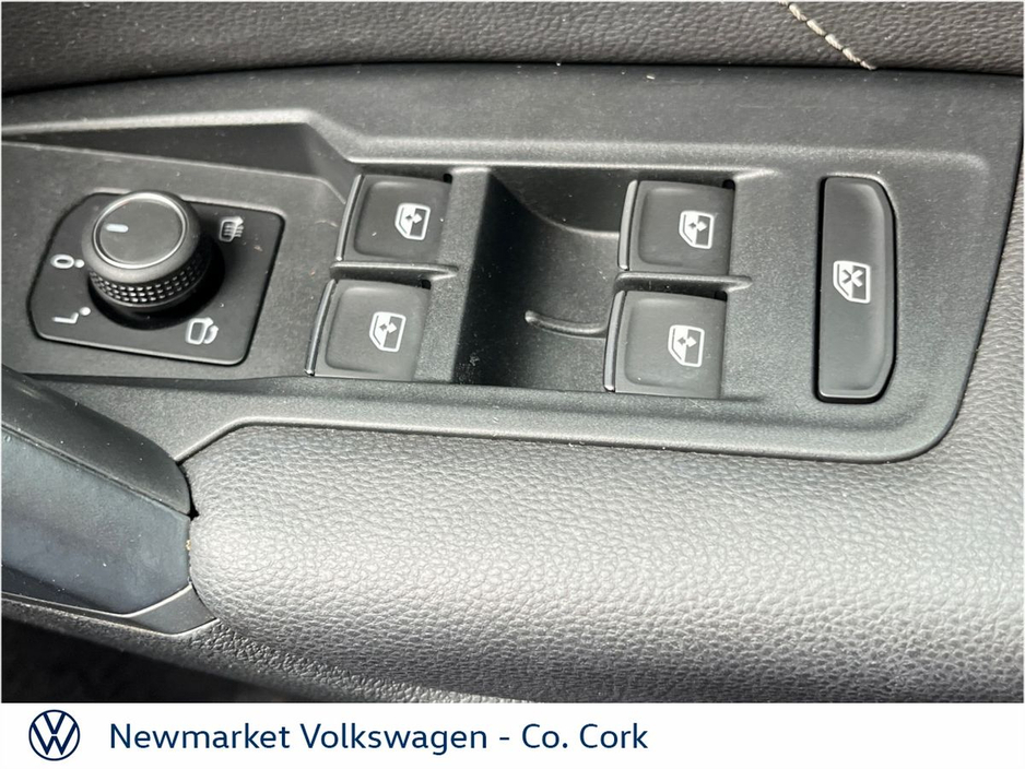 2021 Volkswagen Tiguan - image 45