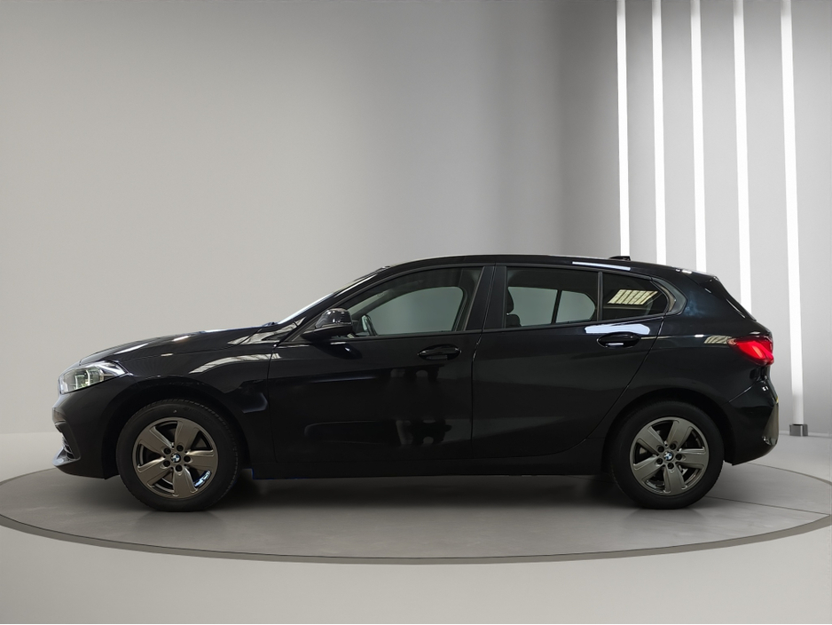 2020 BMW 1 Series - image 7