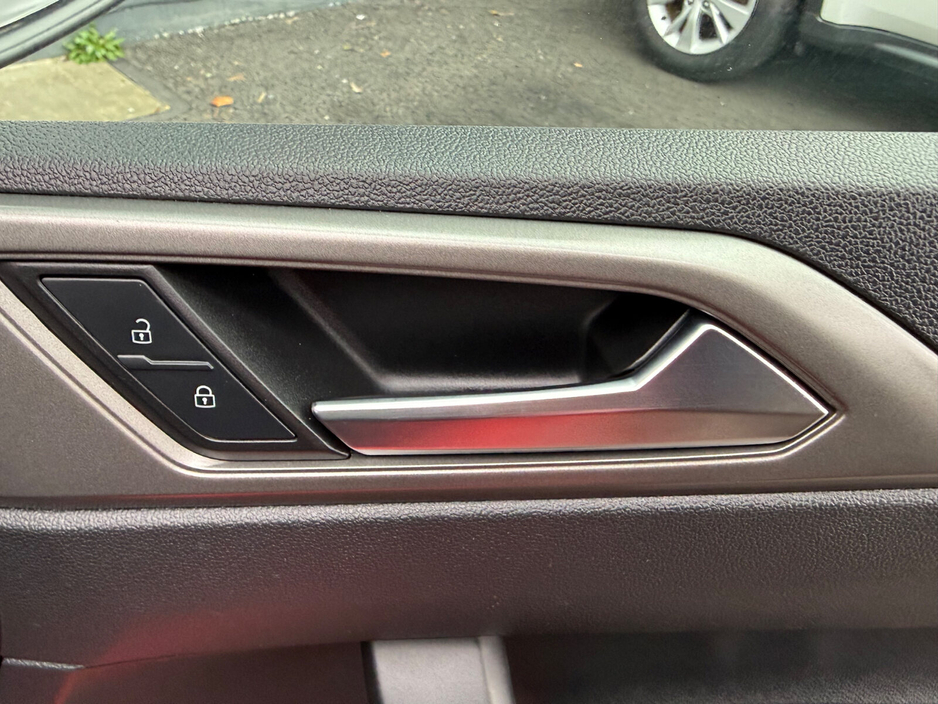 2018 Volkswagen Polo - image 18