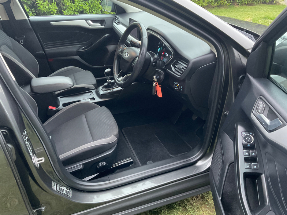 2018 Ford Focus - image 18