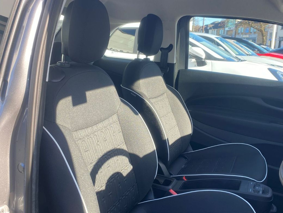 2025 Fiat 500e - image 14