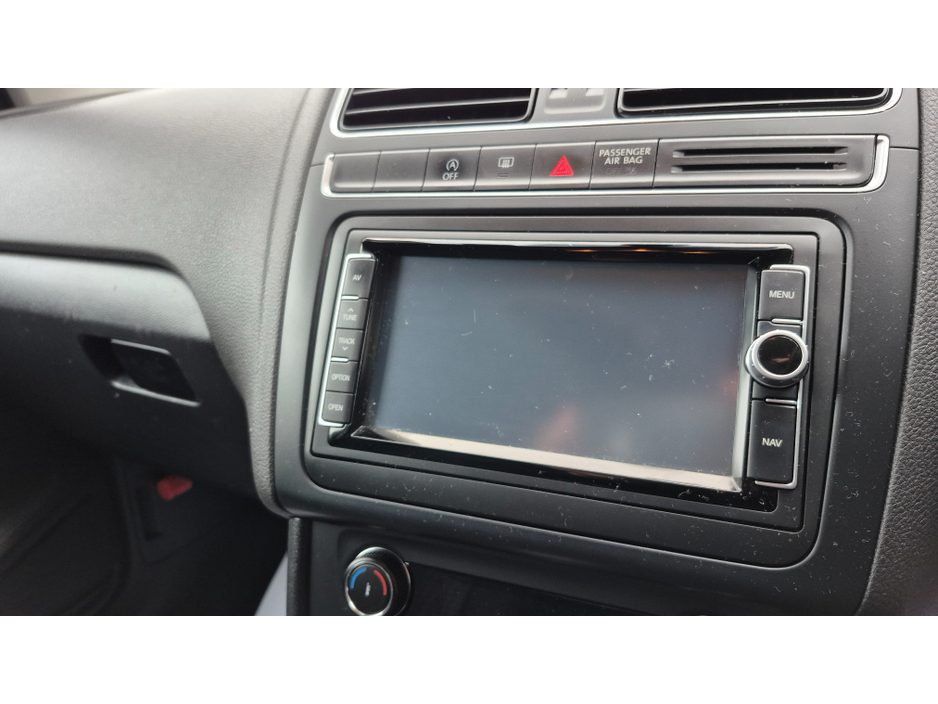 2016 Volkswagen Polo - image 22