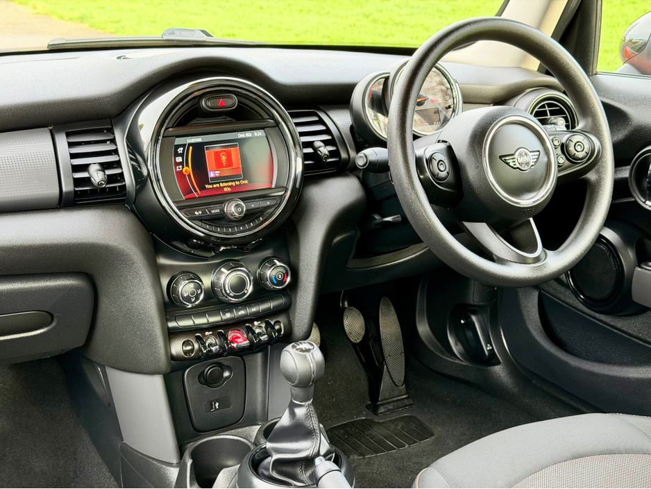 2018 MINI Hatch - image 23