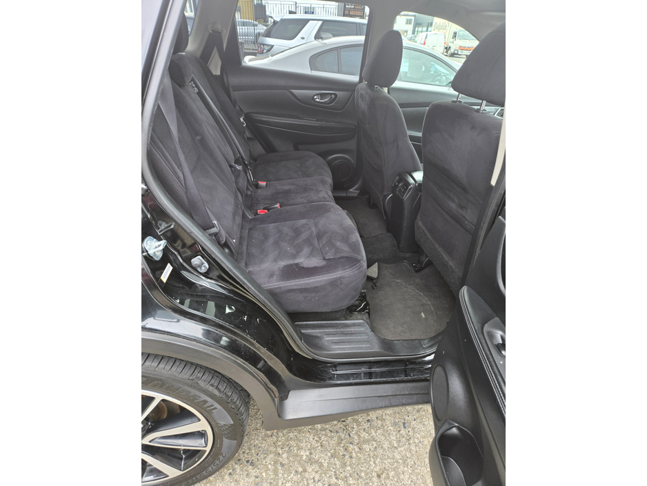 2015 Nissan X-Trail - image 8