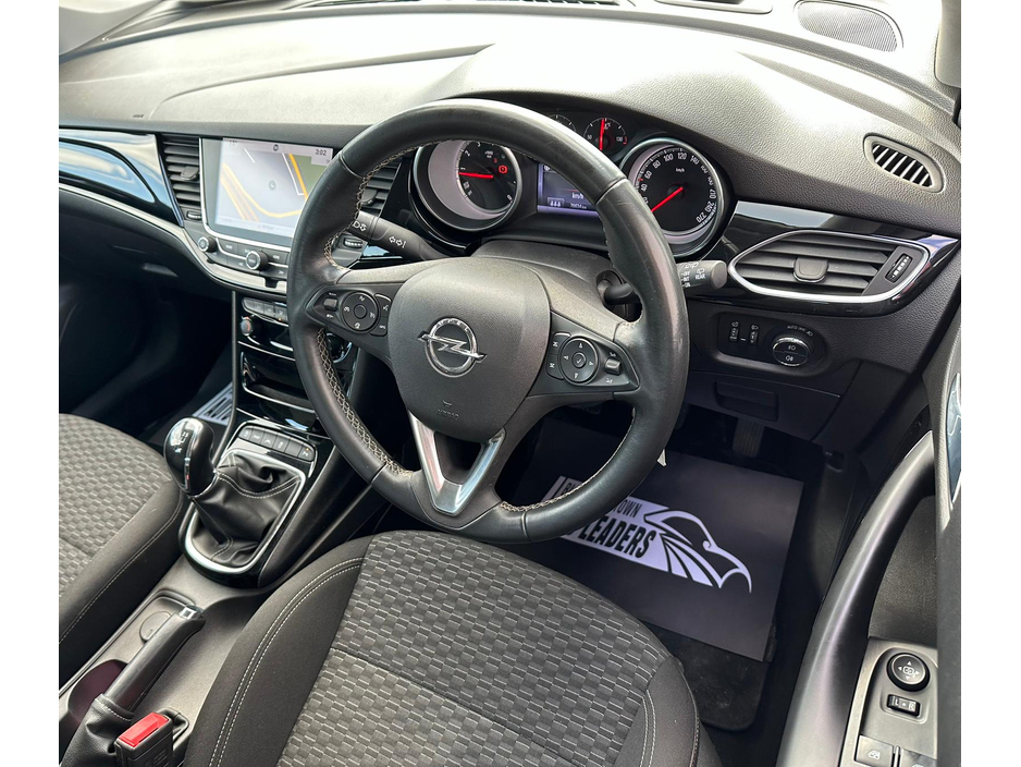 2018 Opel Astra - image 18