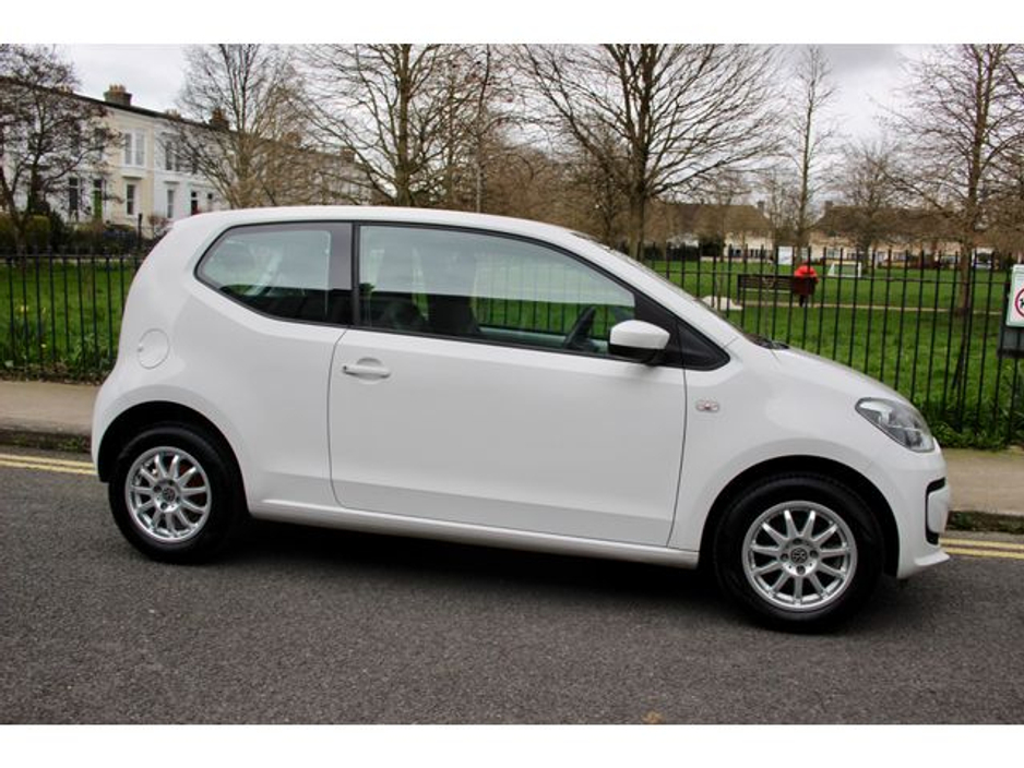2013 Volkswagen up! - image 3