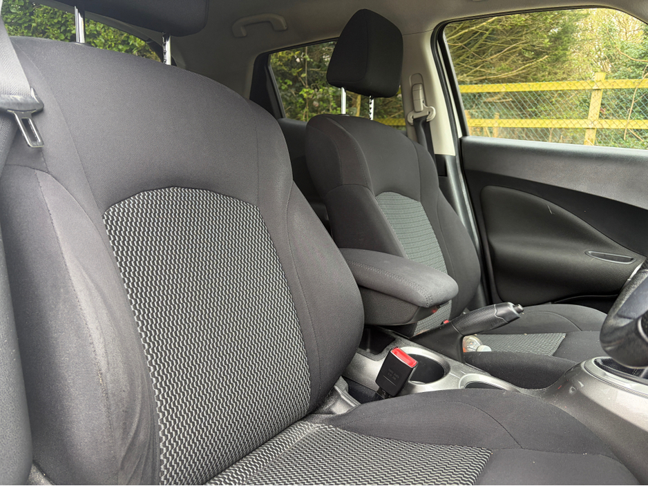 2016 Nissan Juke - image 13