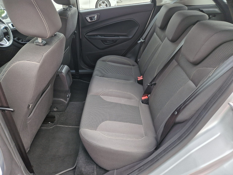 2016 Ford Fiesta - image 21