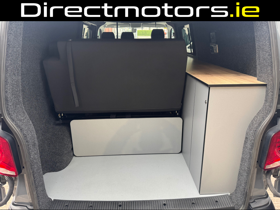 2020 Volkswagen Transporter - image 13