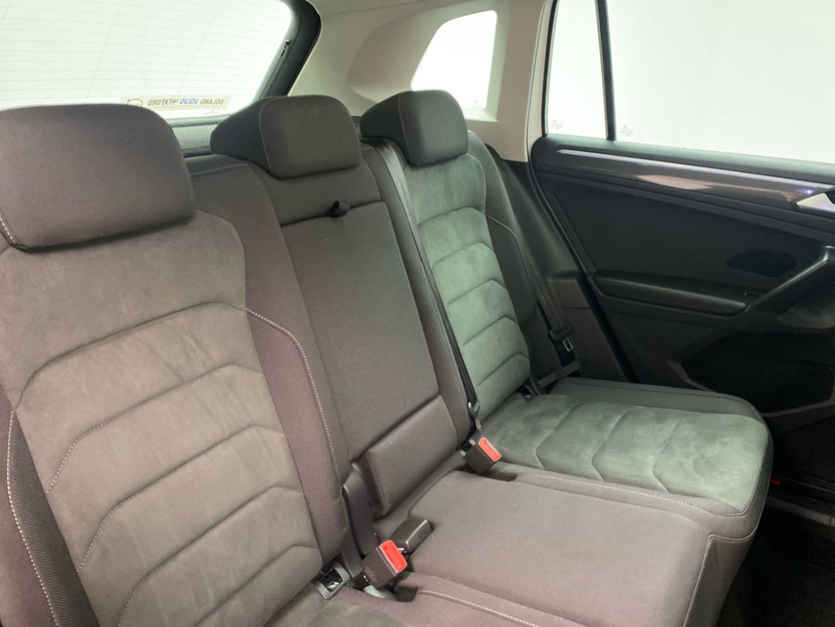 2019 Volkswagen Tiguan - image 10