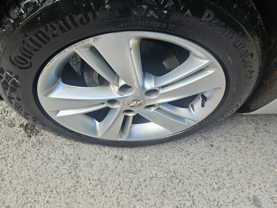 2018 Opel Insignia - image 13