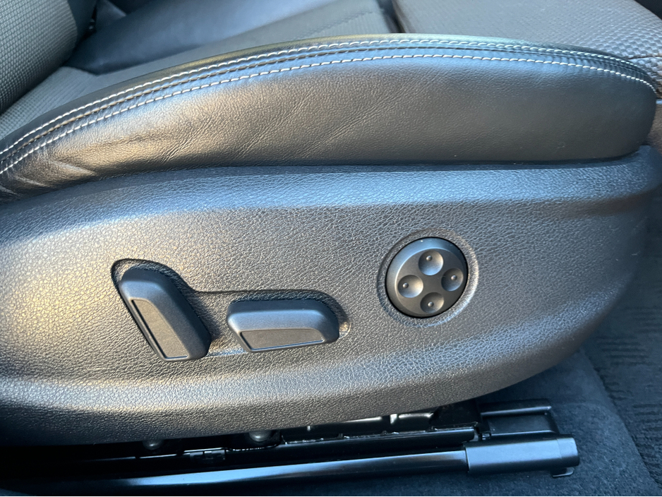 2019 Audi A3 S-LINE BLACK EDITION SALOON AUTOMATIC 1.4 PETROL //HIGH SPEC//LOW MILES//HALF LEATHER HEATED SEATS//KEYLESS ENTRY//ADAPTIVE CRUISE CONTROL//