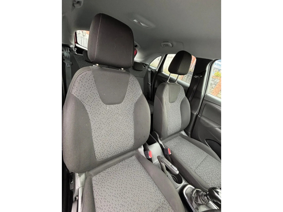 2023 Opel Crossland - image 20