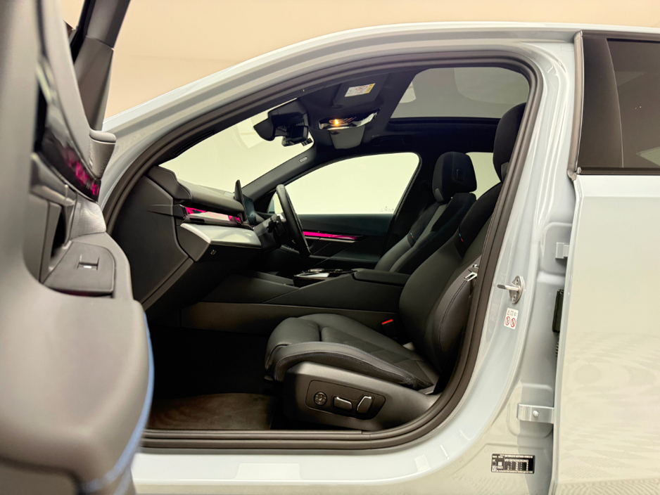 2024 BMW i5 40 M SPORT EDRIVE *PAN ROOF* €63,990