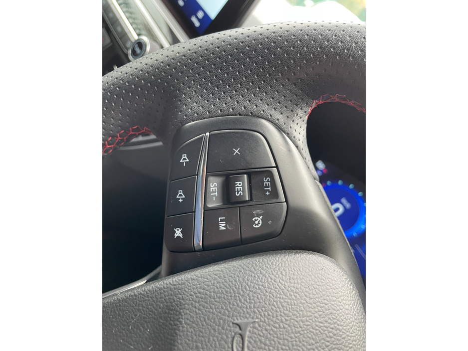 2022 Ford Kuga - image 12