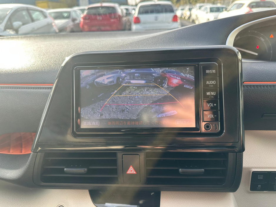 2016 Toyota Sienta 1.5 Petrol Hybrid Petrol 7 Seater Fresh Import €12,995